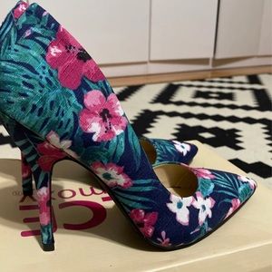 Navy pink flower leaf summer pumps